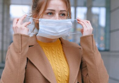 woman wearing face mask