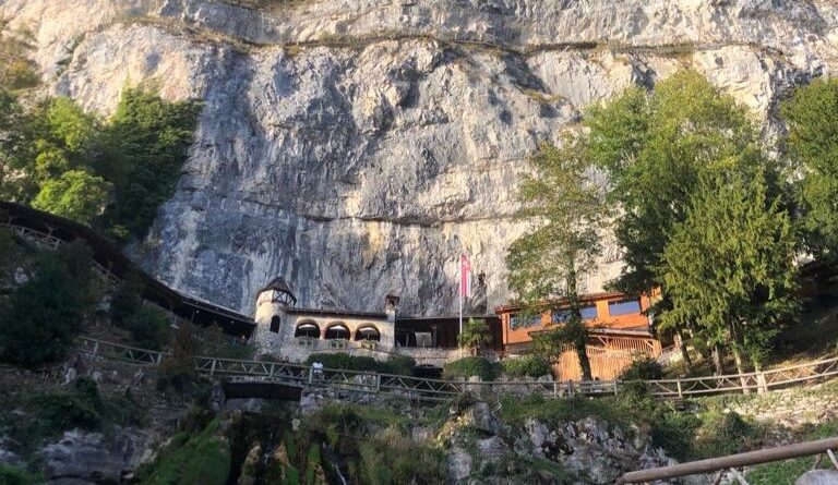 Cueva de San Beato, Suiza