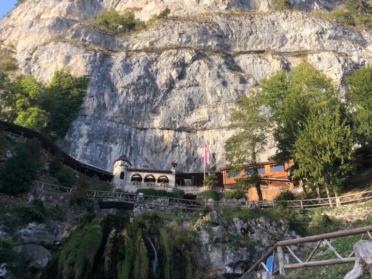Cueva de San Beato, Suiza